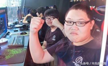 中国好老板!PDD直播透露每月至少发30万工资