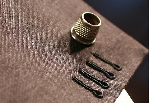 代言人李治廷亲身示范七匹狼定制优雅西装范