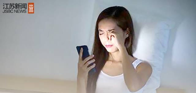 这几种手机膜对眼睛的伤害大,赶紧撕掉吧!