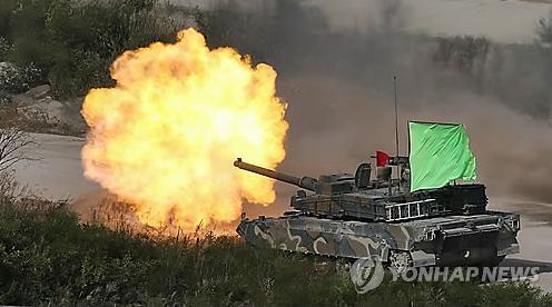 资料图片：2015综合火力剿敌演习现场。（图片来源：韩联社）