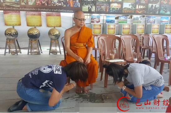 冥冥之中自有天意 泰国高僧因误机偶遇分离16