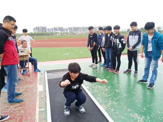 池州贵池区中考体育首次启用电子测试