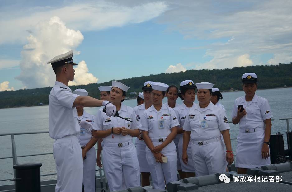 中国海军远航编队离开菲律宾，码头响起《歌唱祖国》
