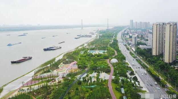武汉最大江滩广场将落成，“雨水花园”不湿裤脚