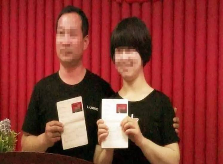 教授在押罪犯结婚:她回到监区后将喜糖分给狱友