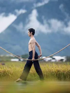 小说《金锁记》上舞台 小黄车也开演唱会 | 一周