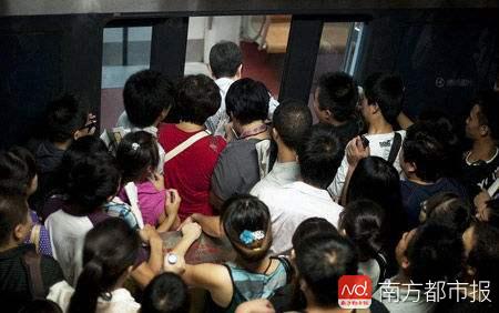 深圳试行地铁女性专用车厢，你怎么看？
