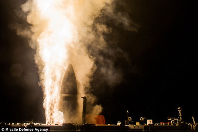 美日第二次试射新防空导弹 拦截弹道导弹失败