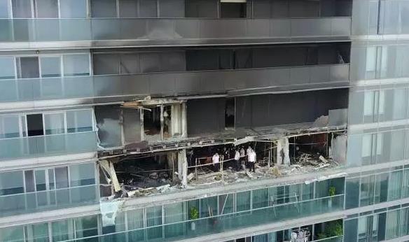 杭州豪宅纵火案:三个孩子躺在妈妈身边,消防员