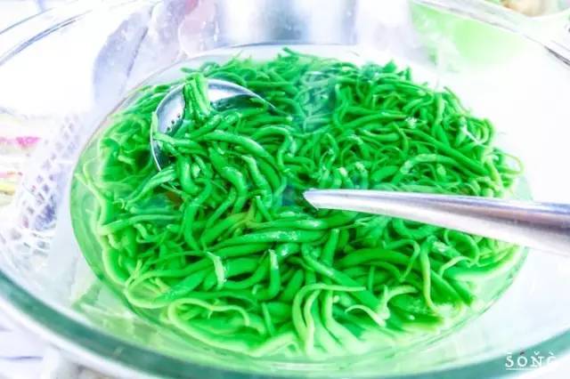 这么大的龙虾居然在街边卖？！盘点泰国不可错过的街边美食