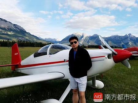 李湘宏和他自己造的飞机“RV-7”.jpg