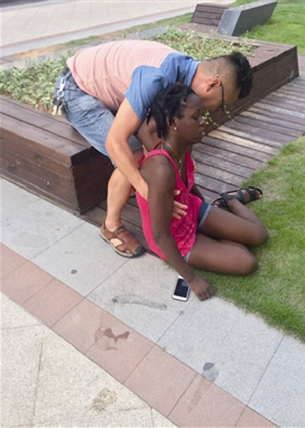 宁波一非洲女留学生被晒晕倒：“非洲很热”是误区”