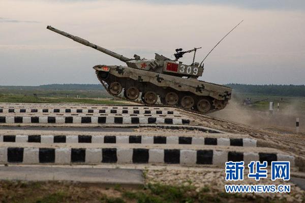 中国“坦克两项”代表队首赛告捷 三发炮弹全中