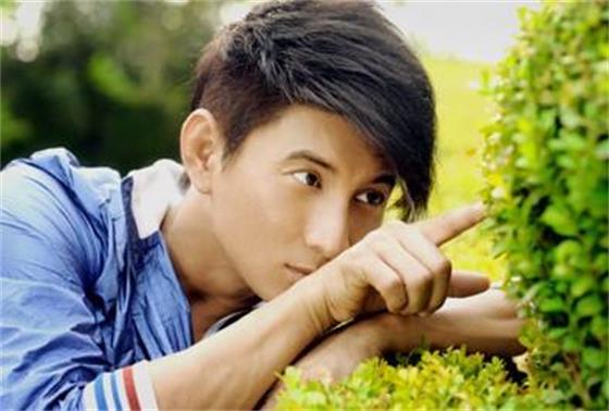 LOL解说小智再爆内幕:开挂主播不止糯米 还有