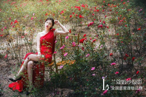 深圳济南婚纱摄影教你如何保养不同材质的相框