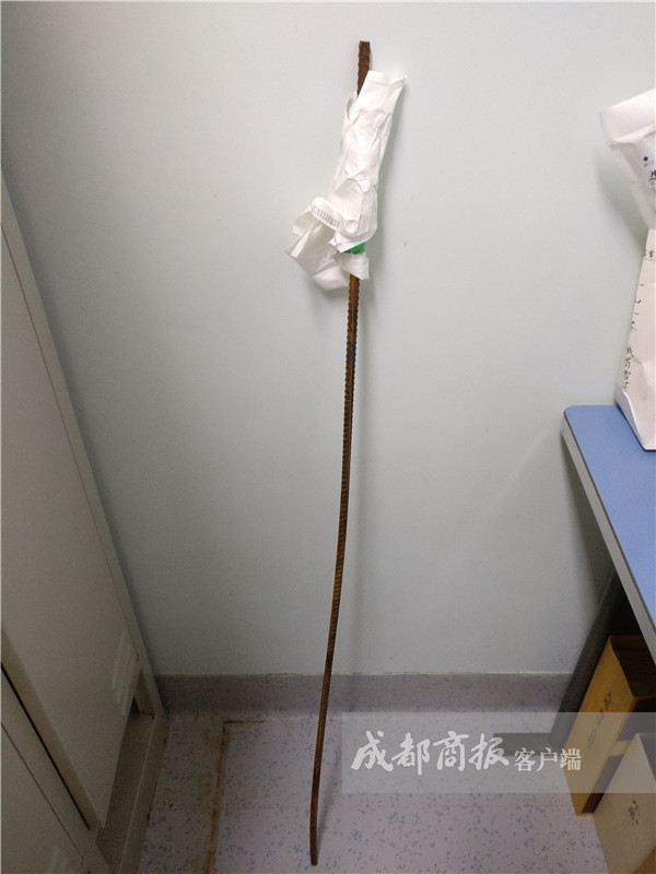 男子被电击后又被钢筋贯穿 重要脏器血管全避开了