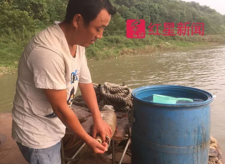 长江“捞尸人”生活:脏、臭、晦气……找不到接班人