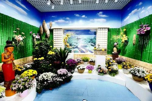 中国（开封）第六届国际菊花展暨《天下菊花 金菊十品》邮票首发式在清明上河园举行