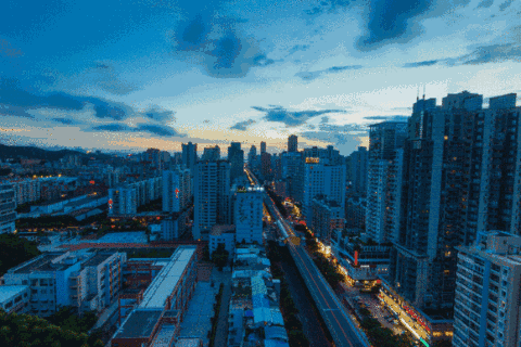 武汉大学生在东湖碰上市委书记