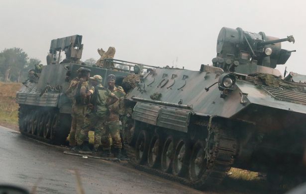 战车驶入、执政党指责军方叛国 津巴布韦怎么了？