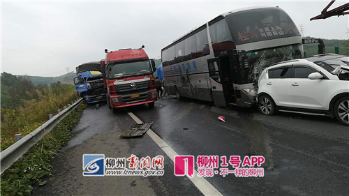 广西：泉南高速发生3起严重交通事故 4人死亡