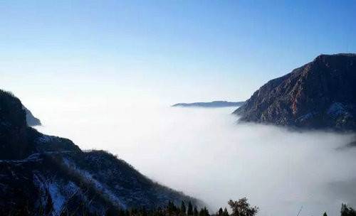 郑州伏羲山旅游区喜迎今冬首场降雪（组图）