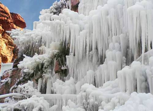 浮戏山雪花洞景区荣获2017年度中原旅游景区金口杯奖