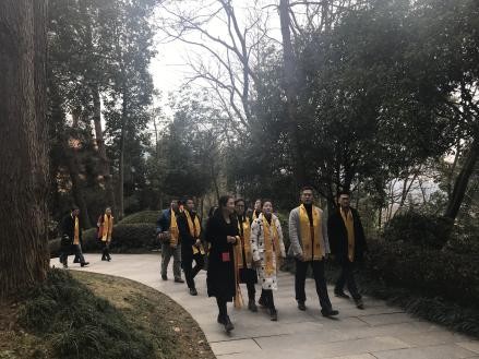 共享教育元年·五维共享院发起人陈俊清率最美