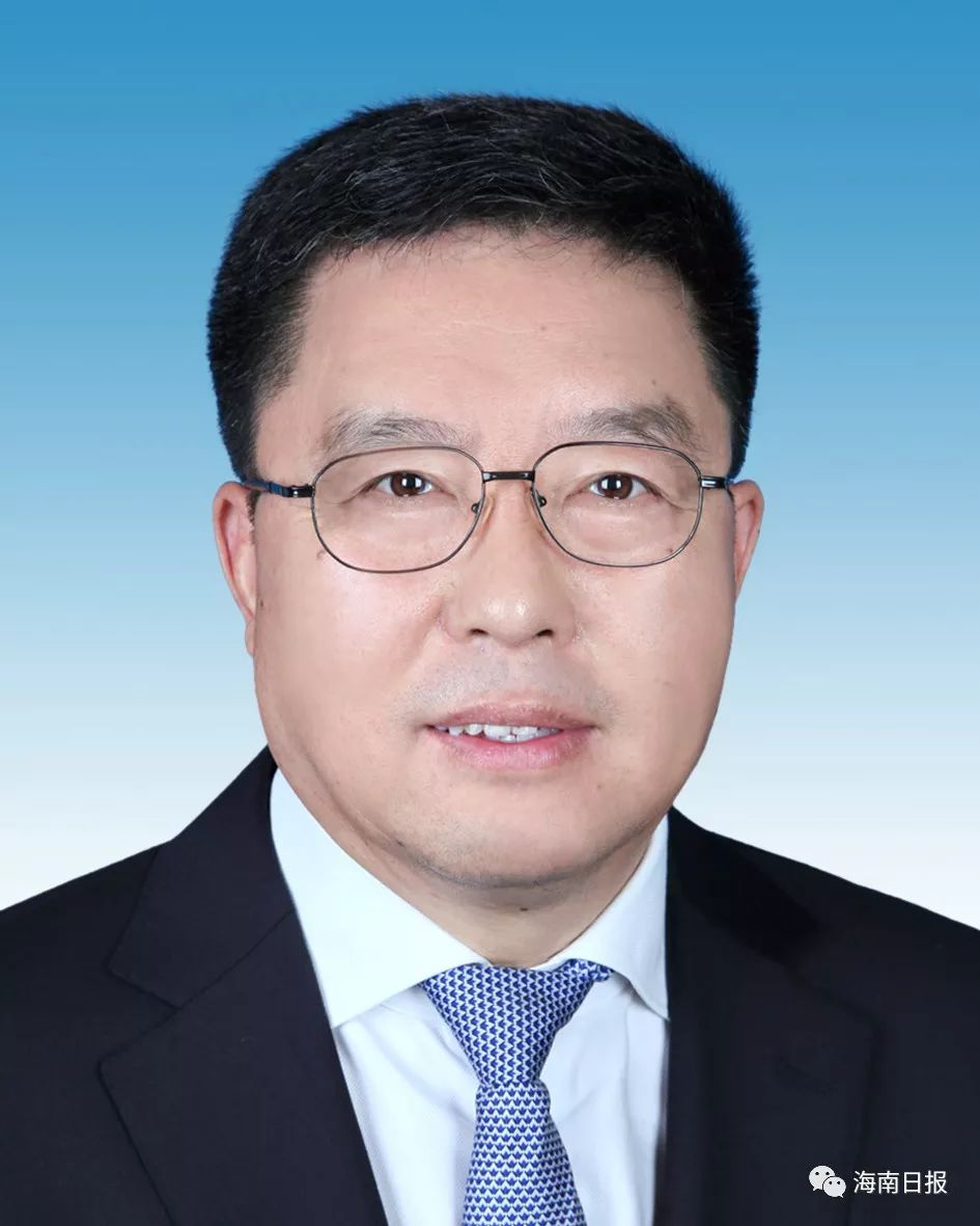 毛万春当选新一届海南省政协主席,副主席、秘