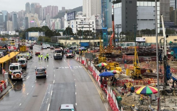 香港市中心再现炸弹 警方封锁现场调查