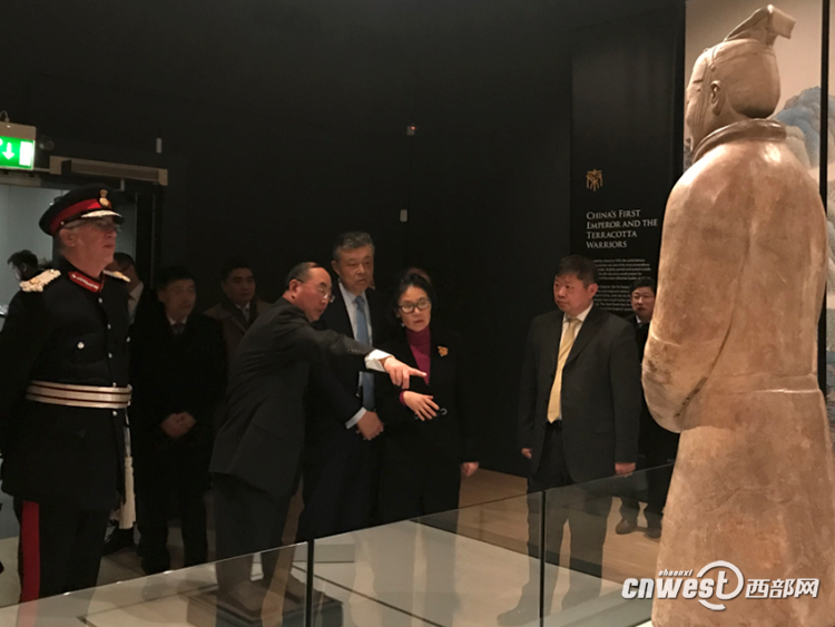 “秦始皇和兵马俑展”走进英国利物浦国家博物馆_手机凤凰网