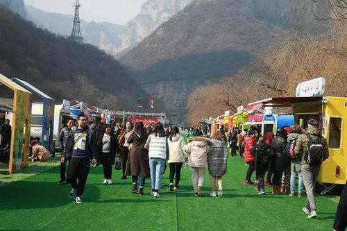 2018年春节黄金周云台山旅游市场火爆 直升飞机低空游成亮点(图)