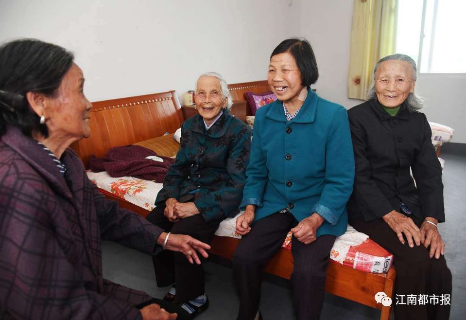 江西出政策帮扶88万城镇贫困群众 低保标准提