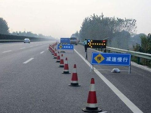 宁夏境内这段高速公路要修路，出行的朋友要注意哦！