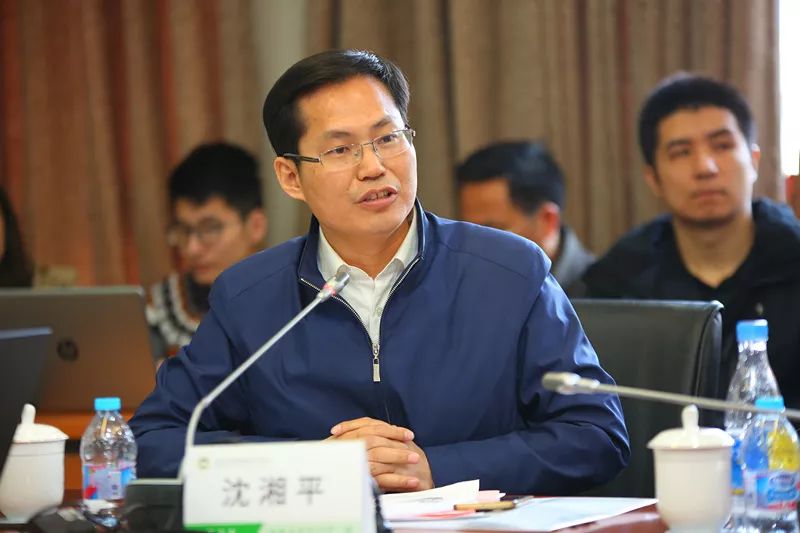 青春作伴--名家圆桌之思想与学术四十年青年