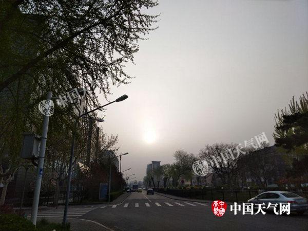 今天白天北京7级阵风伴扬沙 夜间风力减弱空气好转