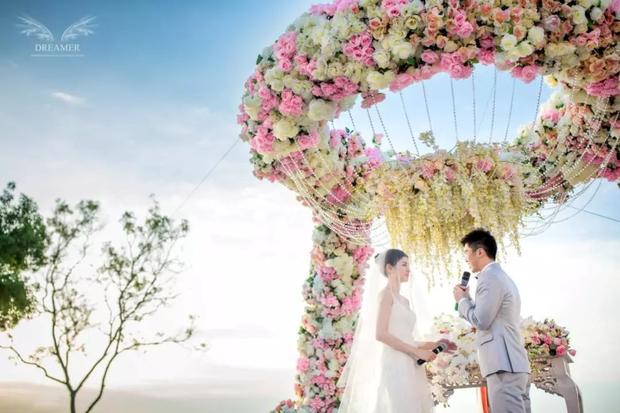 女友甩出45万婚礼清单让男生崩溃 网友：没毛病