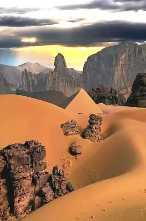 https://image.ipaiban.com/upload-ueditor-image-20180411-1523431061463079083.jpg