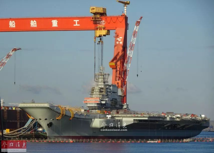 中国国产航母即将首次海试？现场照片曝光