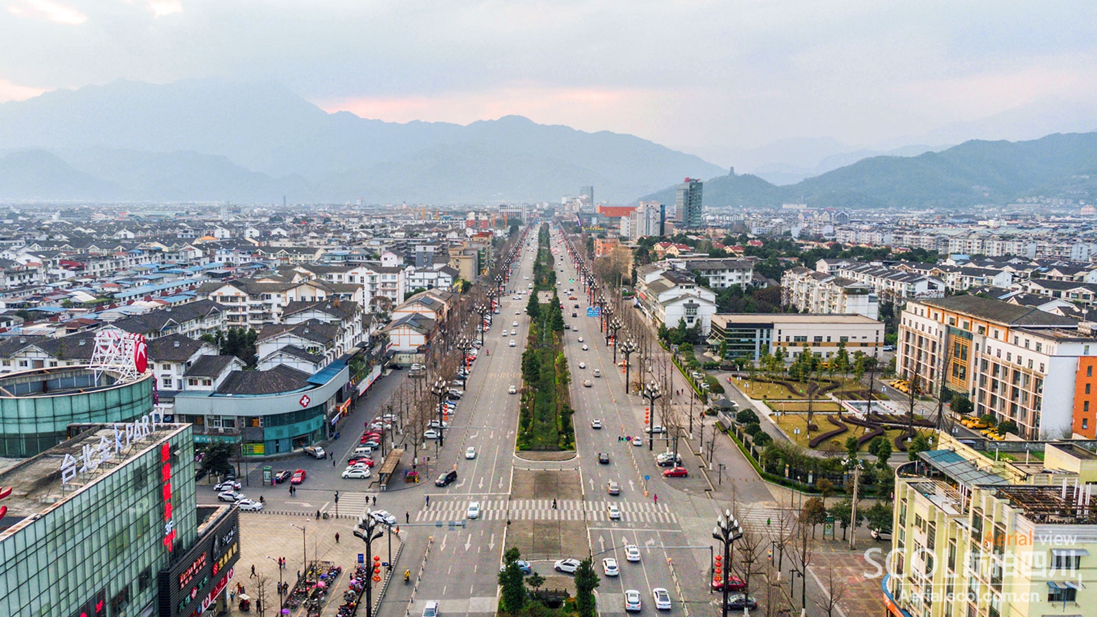 汶川特大地震极重灾区“奋进十年”航拍都江堰