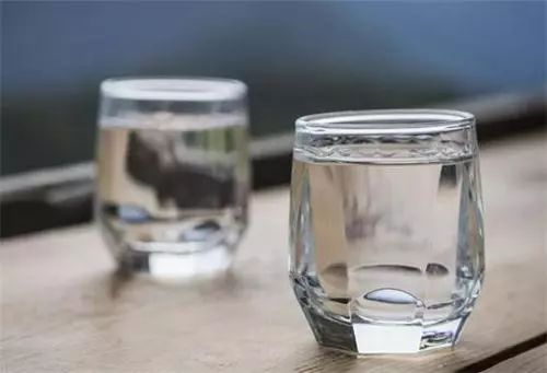 泡酒用多少度的比较合适 0a176ff557d4180_w500_h341.jpg