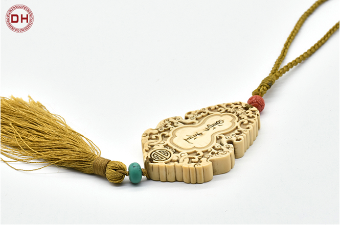 鉴宝讲坛:董先生斋戒牙雕福寿牌极具收藏价值