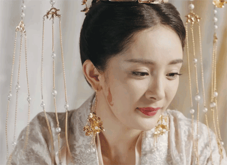 杨幂大女主扶摇上线!不一样的红唇幂来了 杨幂大女主扶摇上线!不一样的红唇幂来了