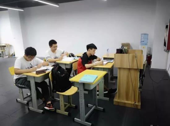 金海中学考试 a9cdc53577aa7c3_w549_h409.jpg