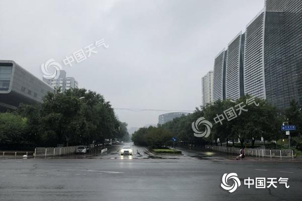 北京降雨上午停歇 明日转晴或有六级阵风