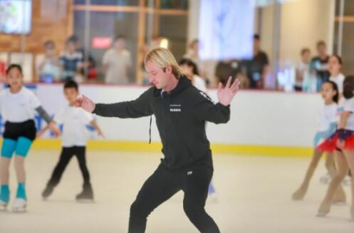 2018冰上之星·普鲁申科冠军训练营苏州中心冠军冰场圆满落幕