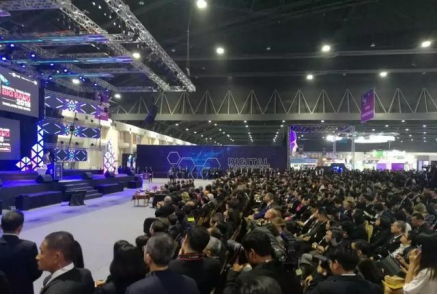 泰国总理2018 BIG BANG 展会盛赞普宙无人机