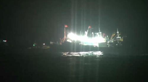 中韩渔船在济州海域相撞 中国渔船船长腹部有擦伤
