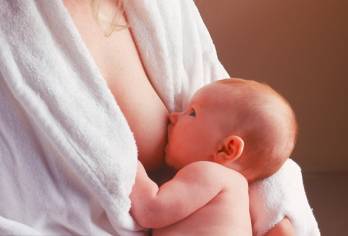哺乳期的妈妈长了湿疹会传染给宝宝吗?这个问