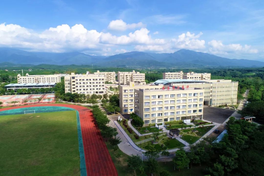乐东思源高中的嬗变